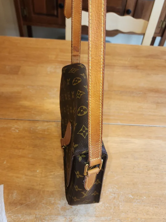 Auth Louis Vuitton Monogram Saint Cloud GM Shoulder Bag - Picture 4 of 16